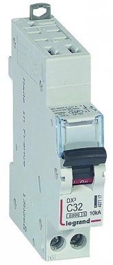 Disjoncteur dx³6000 10ka arrivée haute automatique et départ bas à vis u+n - 230v~ - 16a - courbe c - 1 module. disponible abidjan cote d'ivoire.
