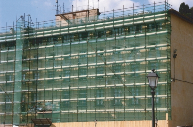 Filet de protection pour échafaudages - hauteur 3 m - rouleau 20 m. disponible abidjan cote d'ivoire.