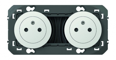 Prise de courant 2x 2p+t précâblées surface dooxie 16a finition blanc - ne permet pas la fixation avec griffes. disponible abidjan cote d'ivoire.